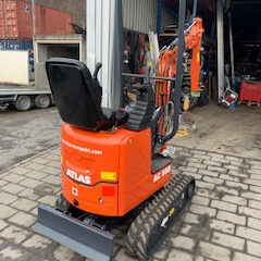 Mietbagger AC 08B Minibagger 0,8 to. – Atlas