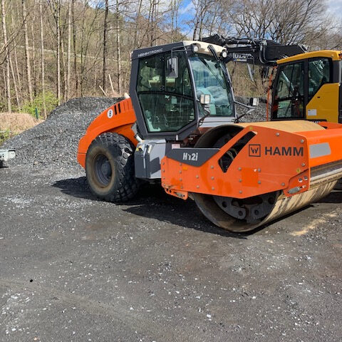Mietgeräte Verdichtungstechnik Asphaltwalze H12i Hamm